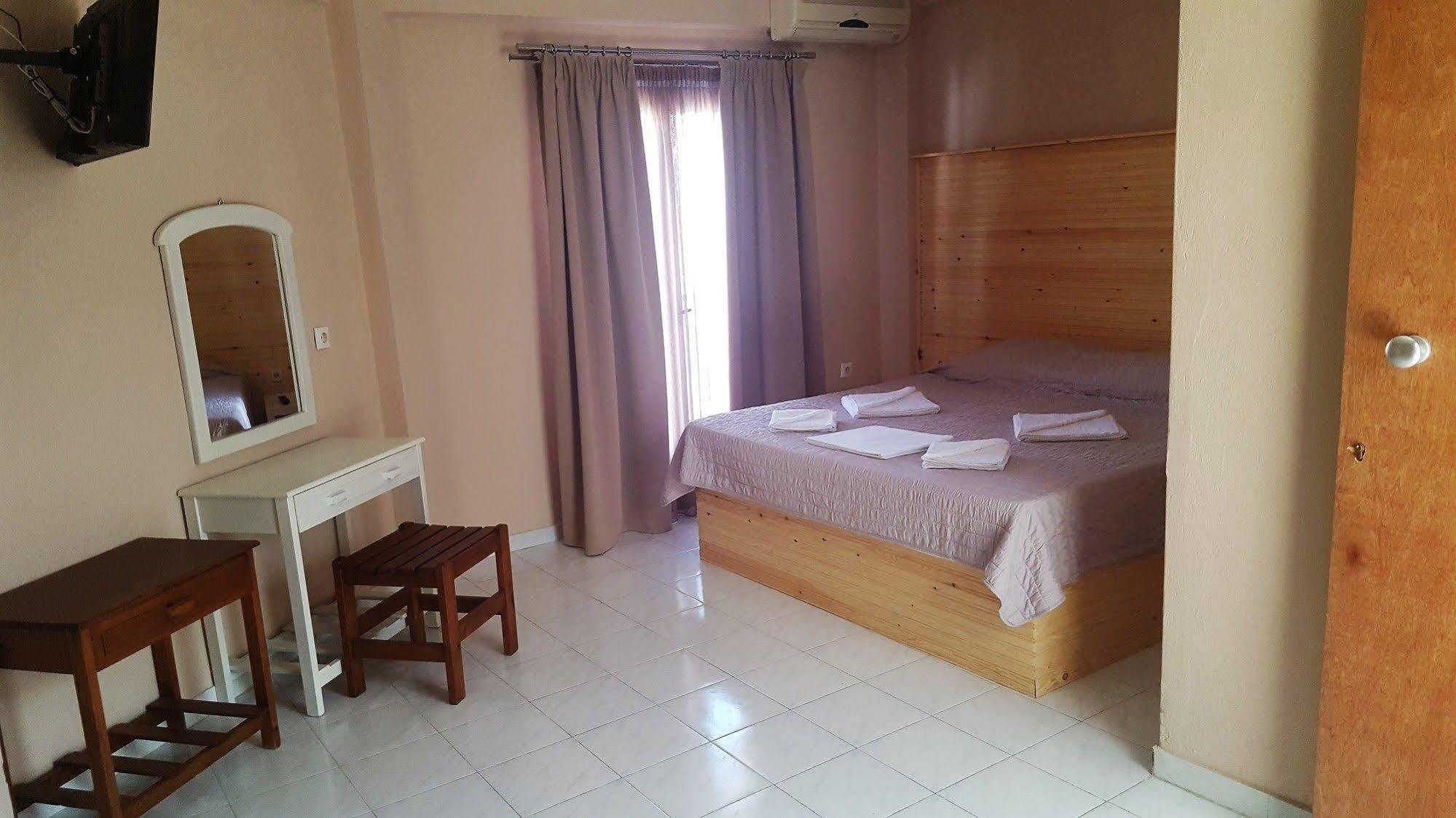 Anemos Hotel Polychrono Luaran gambar