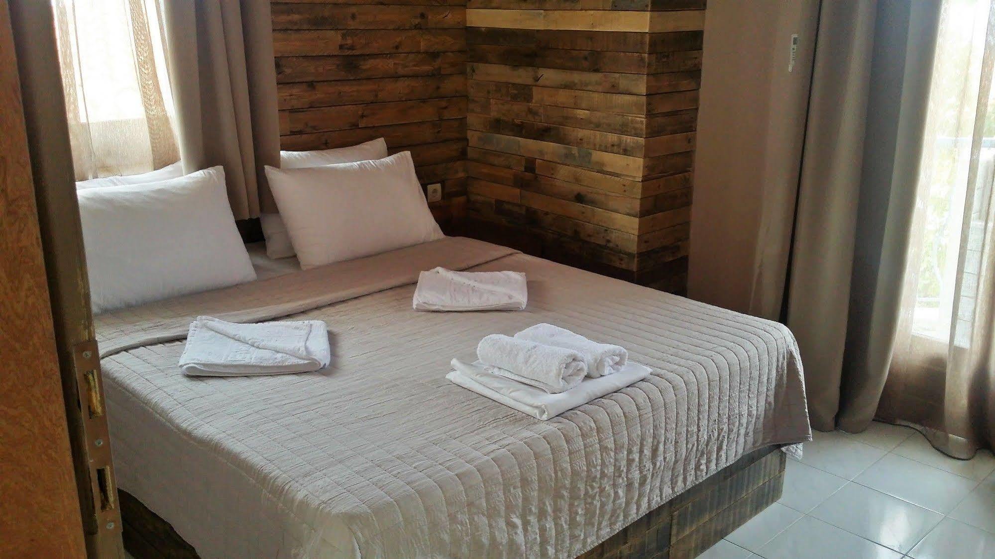 Anemos Hotel Polychrono Luaran gambar